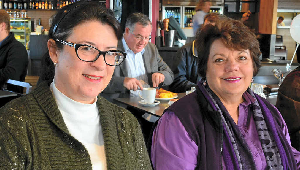 Judy Schimke and Belinda Fairweather enjoy breakfast together. Judy Schimke and Belinda Fairweather enjoy breakfast together.